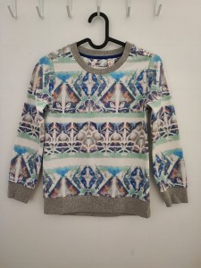 Pisan tanjši pulover 8-9 L