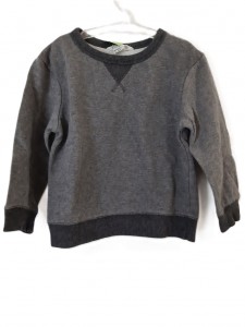 Fantovski siv pulover 2-4 L