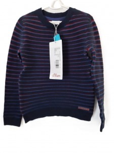 Nov fantovski temno moder pulover z rebrastim vzorcem in črtami 3-4 L