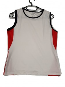 Bela športna majica z rdečim robom M