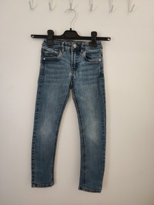 Modre jeans hlače z regulacijo v pasu 5-6 L
