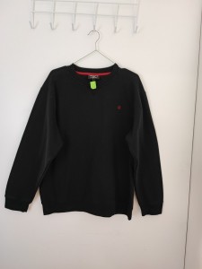 Črn pulover L