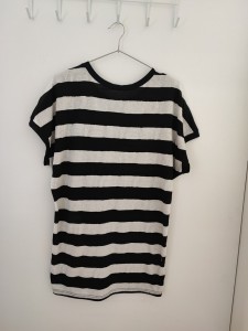 Črno-bela črtasta pletena kratka majica M/L