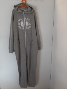 Siva enodelna pižama s kapuco 13-14 L