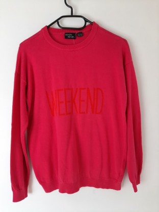 Roza pulover z napisom S/M