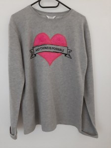 Siv pulover s srcem 14-15 L
