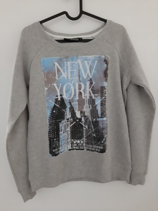 Siv pulover s sliko New York M