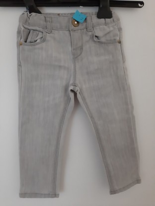Fantovske sive jeans hlače 12-18 M