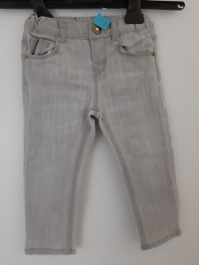 Fantovske sive jeans hlače 12-18 M
