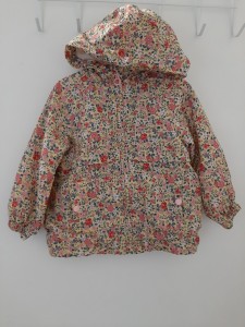 Rumena dežna jakna s pisanimi rožicami 2-3 L