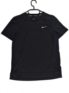 Črna športna majica Nike S
