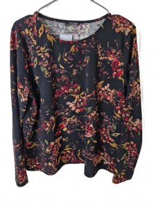 Črn pulover z rožami L