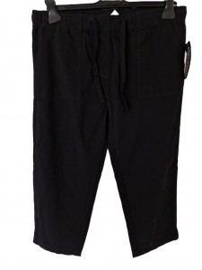 Nove ženske črne 3/4 hlače M/L