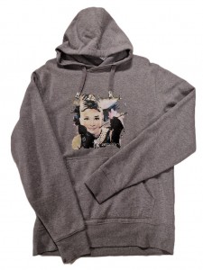 Ženski siv pulover s sliko M