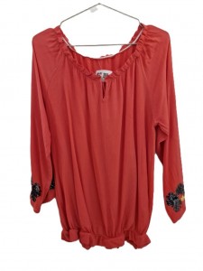 Ženska bluza z vezenino na rokavu M/L