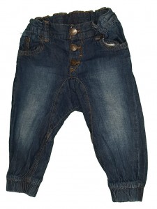Jeans hlače s patenti, gumbi in regulacijo 12-18 M
